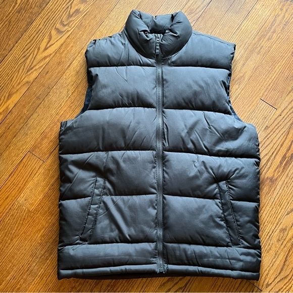 Old Navy Puffer Vest - Medium - Picture 1 of 4